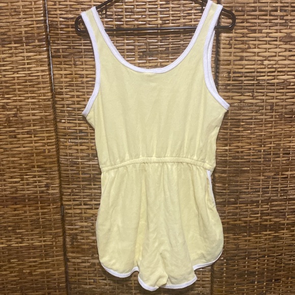 EUC Marvel Captain America Graphic Sleeveless Soft Yellow Terry Romper XXL - Picture 3 of 4